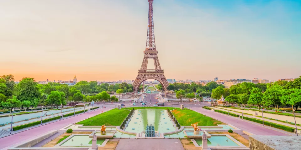 Points of Interest in the Trocadero Gardens Paris.jpg